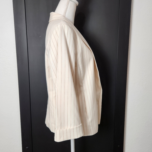 ANN TAYLOR CREAM PIN STRIPED 3/4 SLEEVE BLAZER SIZE 10 - Picture 5 of 9